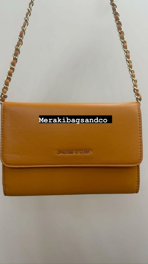 ORIGINAL CHARLES & KEITH WALLET ON CHAIN