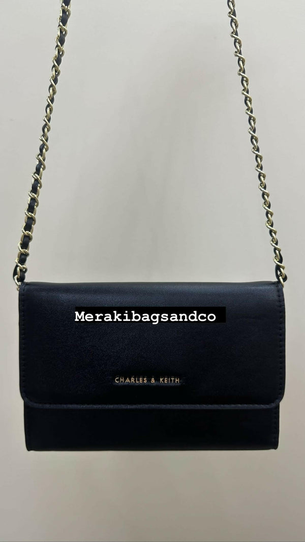 ORIGINAL CHARLES & KEITH WALLET ON CHAIN