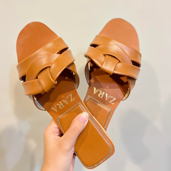 ZARA FLAT CROSSED LEATHER SANDALS